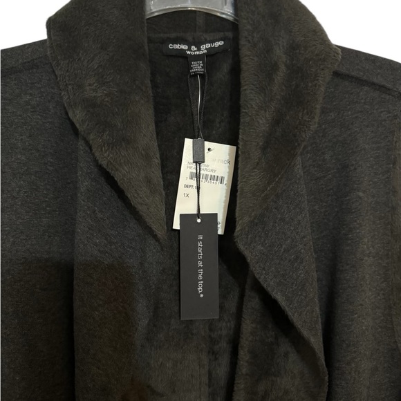 * NWT PERFECT for FALL/WINTER VEST w/FAUX FUR 1X - Picture 2 of 8